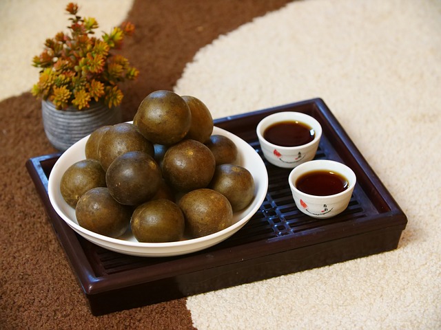 Jak się dostać do zbiorniczka spryskiwaczy?