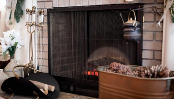 Jak korzystać z kominka zapachowego?