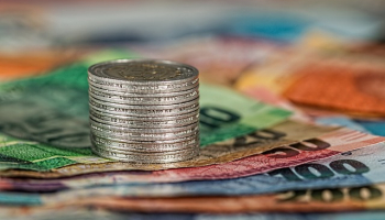 Jaki jest koszt uszczelnienia skrzyni biegów?