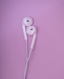 Jak wybrać słuchawki douszne?