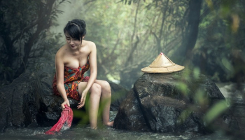 Na jakie stanowisko pracownik nawet po wyrażeniu zgody nie może używać własnej odzieży i obuwia roboczego?