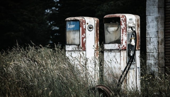 Czy benzyna miesza się z ropą?