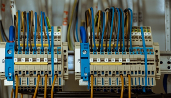 Jak wyciągnąć bezpiecznik?